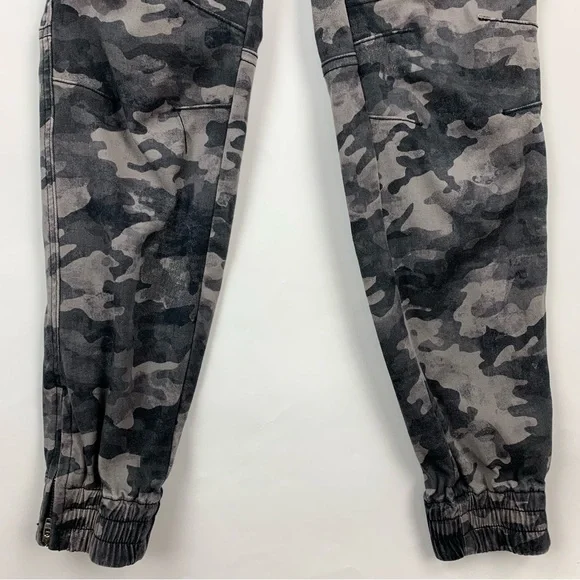 SPANX Gray Camo Jogger Pants XS - Picture 4 of 12